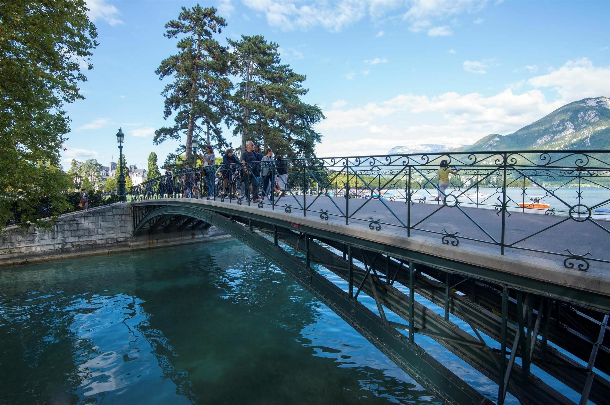 Hotel Campanile Annecy - Cran Gevrier Exterior foto