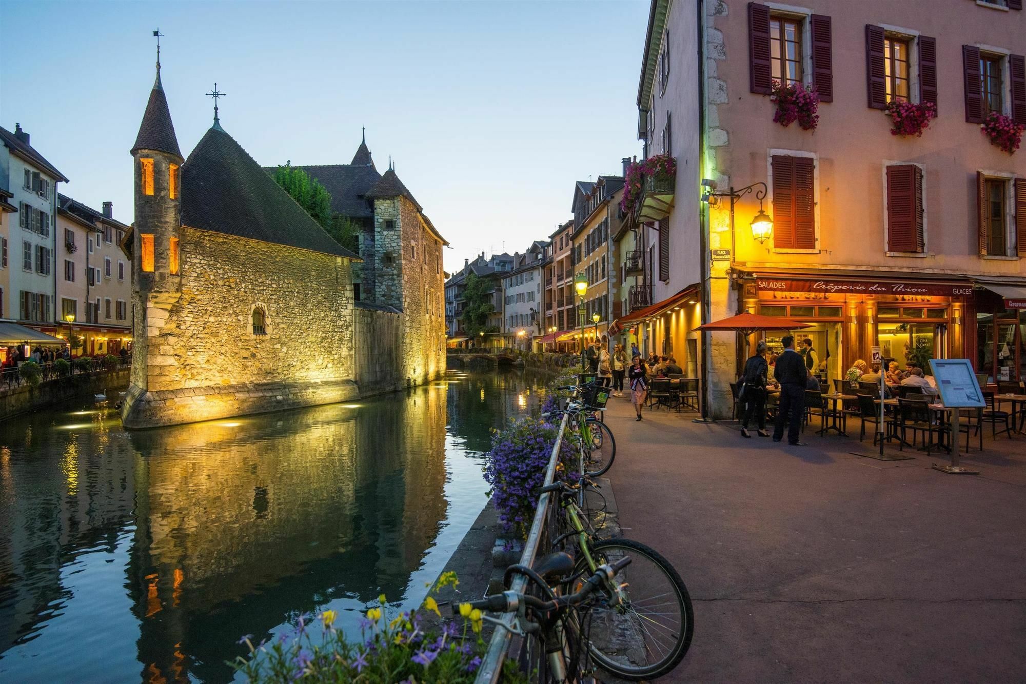 Hotel Campanile Annecy - Cran Gevrier Exterior foto