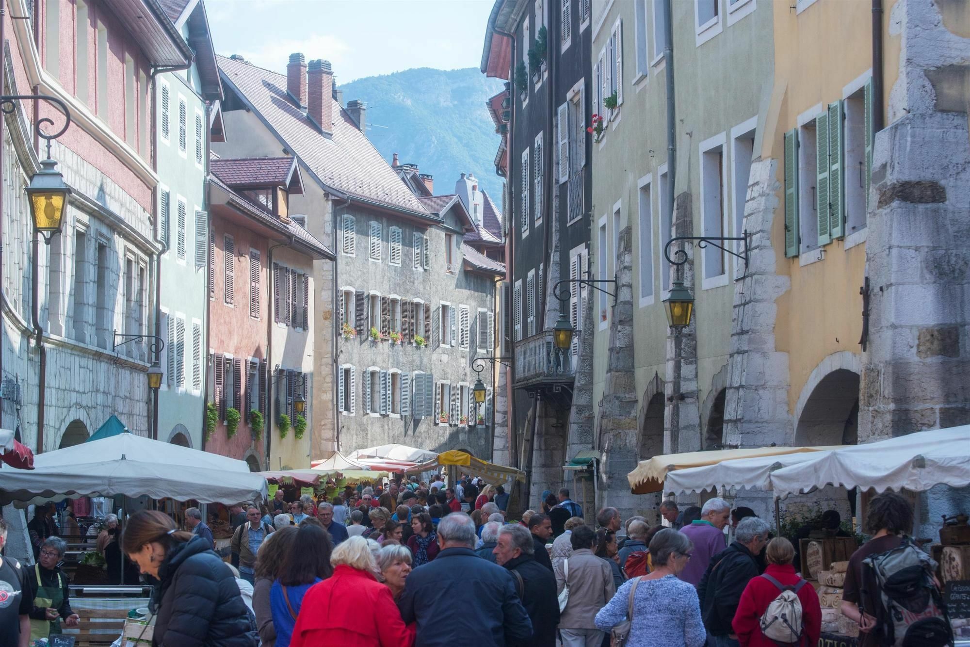 Hotel Campanile Annecy - Cran Gevrier Exterior foto